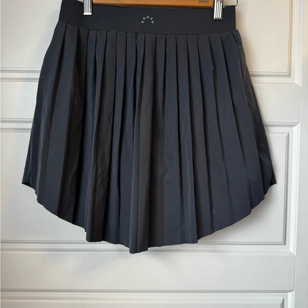 Varley Black Pleated Skater Skirt - Picture 4 of 4